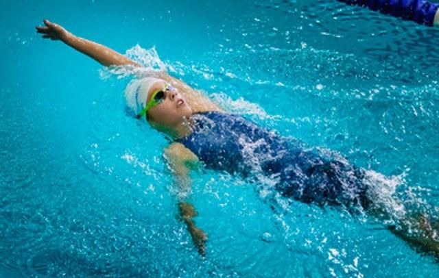 游泳换气技巧