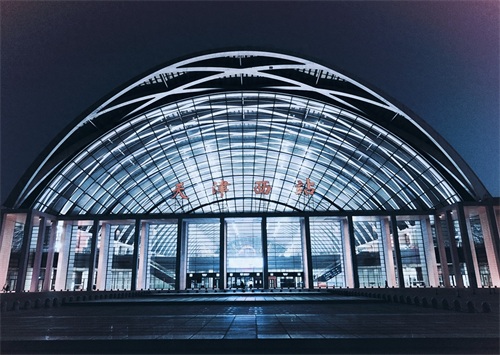 航拍天津西站，始建于清宣统元年，半圆拱形如山洞