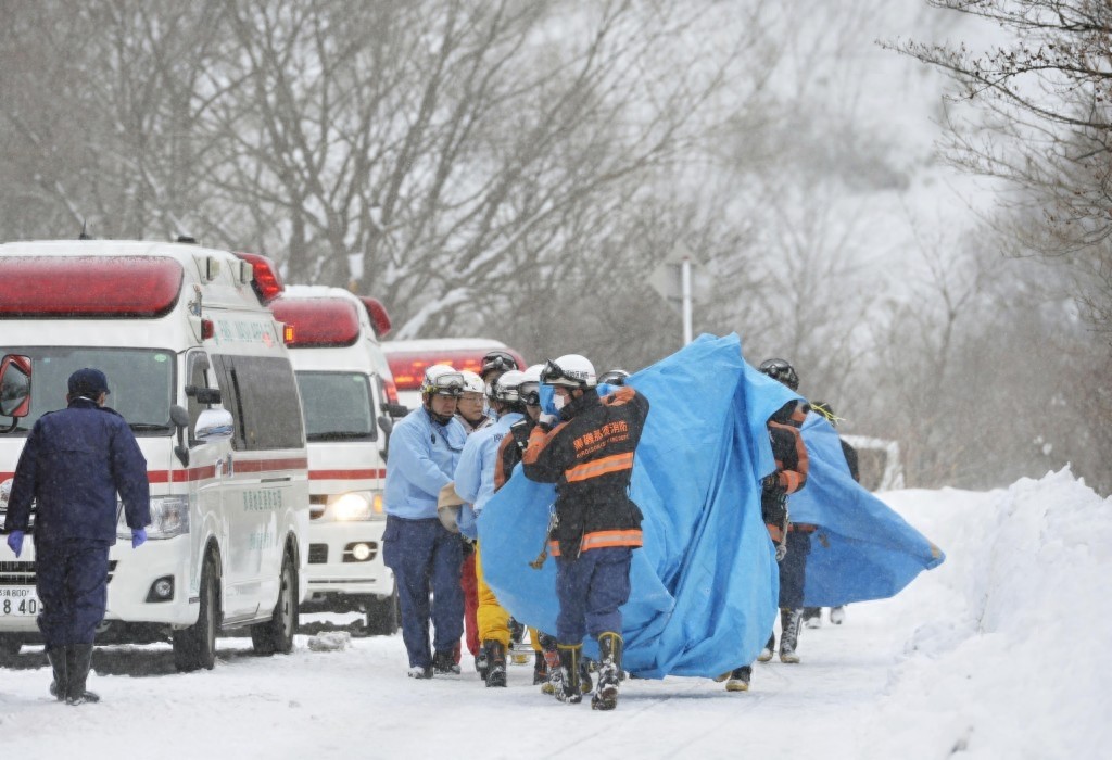 日本一滑雪场发生雪崩