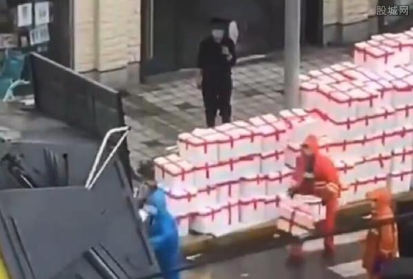 赵丽颖援沪物资被扔？当事人发声：变成谣言的受害者