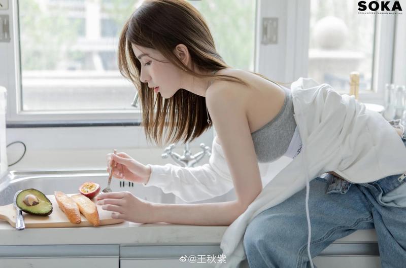 滑雪表情包案牍抖音（滑雪表情包案牍抖音怎样写）