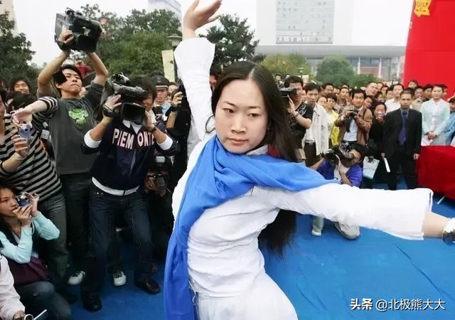 芙蓉姐姐 个人简介（芙蓉姐姐蜕变记）(15)