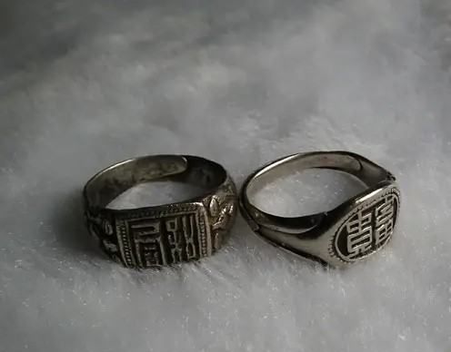 女的戴戒指中指,女生中指戴戒指的含义图4