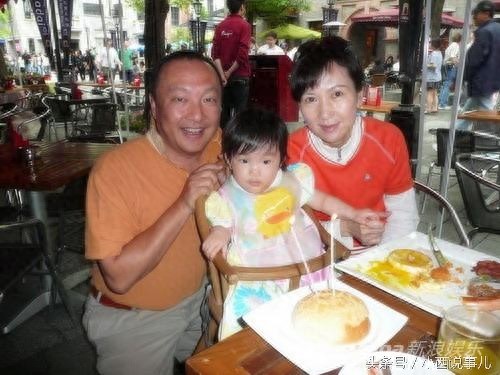 白蛇传小青 陈美琪嫁富商后离异，再嫁美裔商人，当年仙气不在！