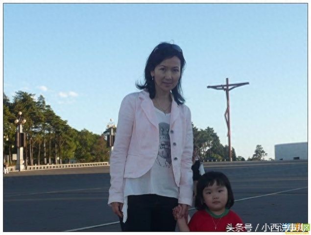 白蛇传小青 陈美琪嫁富商后离异，再嫁美裔商人，当年仙气不在！