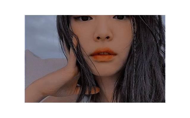 强行挺进他干涩的体内疼好吗？还是要弄湿了再进去？