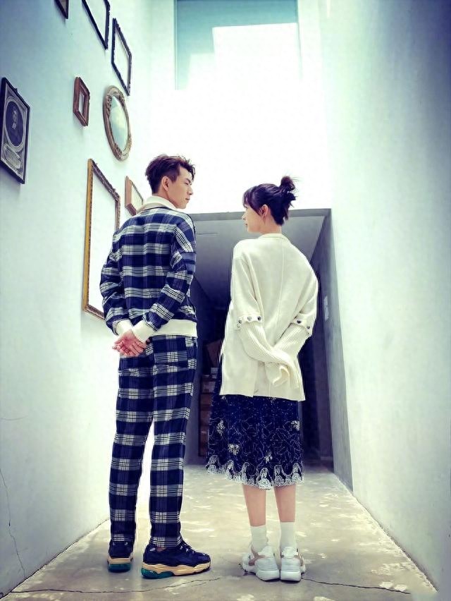 杨紫晒合照祝福李现生日，新晋荧幕CP，友情之上恋爱未满