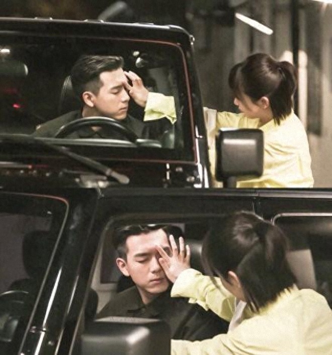 杨紫晒合照祝福李现生日，新晋荧幕CP，友情之上恋爱未满