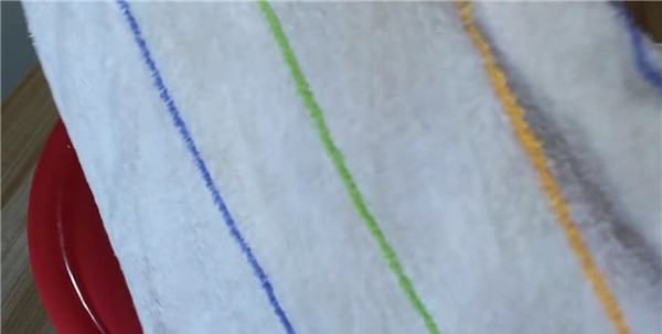 浴巾上面的霉斑怎么洗掉,毛巾发霉了怎么洗掉?霉斑清理要及时图7