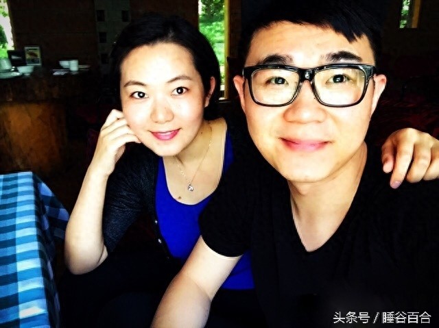 大鹏媳妇张文露一看就是能踏实过日子的，女儿长得像大鹏