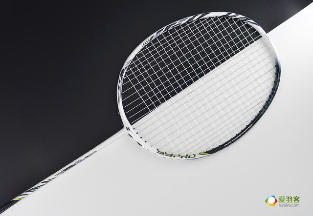 尤尼克斯十大经典羽毛球拍（盘点今年5大热门羽毛球拍）(2)