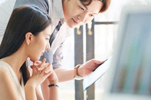 生活和老板娘一个办公室怎么相处（如何处理和老板娘的关系）  2