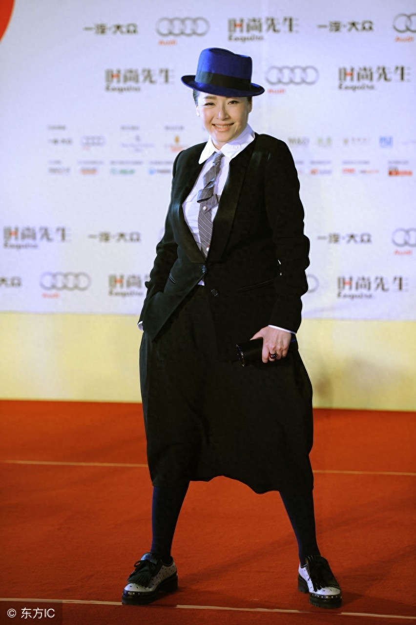 恬妞：万梓良前妻，女人味十足