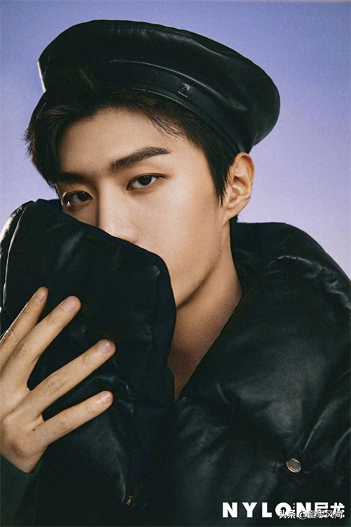 范丞丞最新封面大片，逐梦少年演绎多套造型，你最爱哪一套Look？