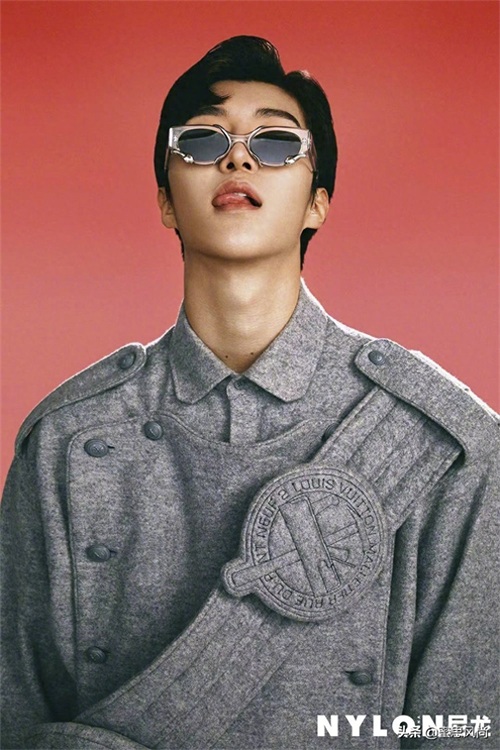 范丞丞最新封面大片，逐梦少年演绎多套造型，你最爱哪一套Look？